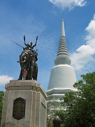 พระเจดีย์ยุทธหัตถีดอนเจดีย์